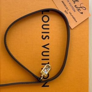 DE pochette accessories strap